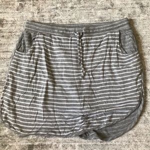 Gap skirt